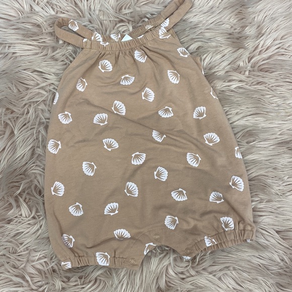 Romper Set - Picture 3 of 3